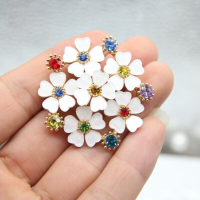 Women's White Resin Crystal Flower Brooch Pin