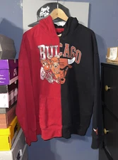 HOLLISTER CALIFORNIA Chicago Bulls Graphic Hoodie Men’s Size Large Sweatshirt