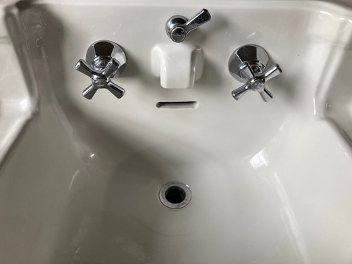 Vtg Mid Century White Porcelain Bath Sink Chrome legs Towel Bars Old Vtg 258-25E - Picture 15 of 24