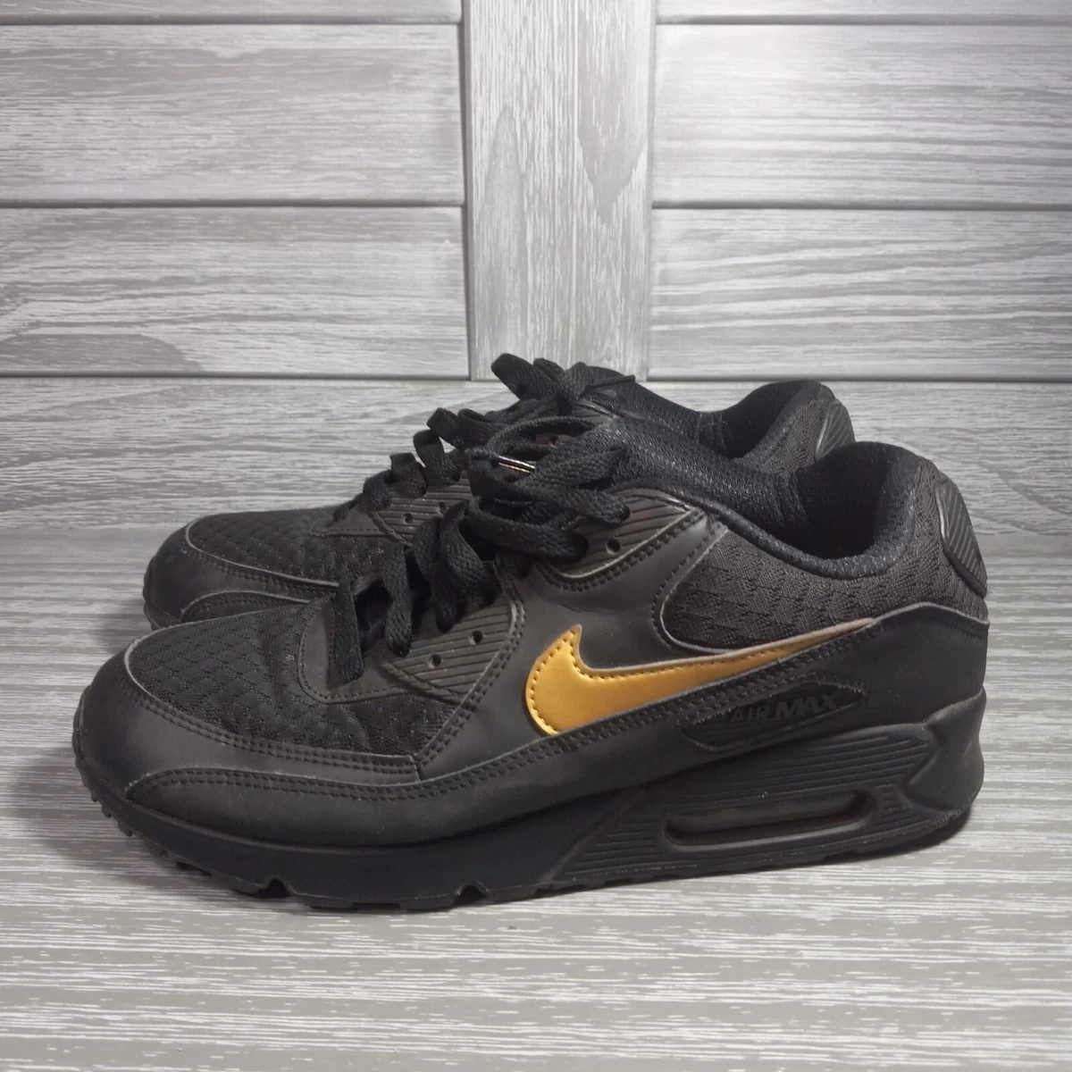 Air max 90 black and gold sales