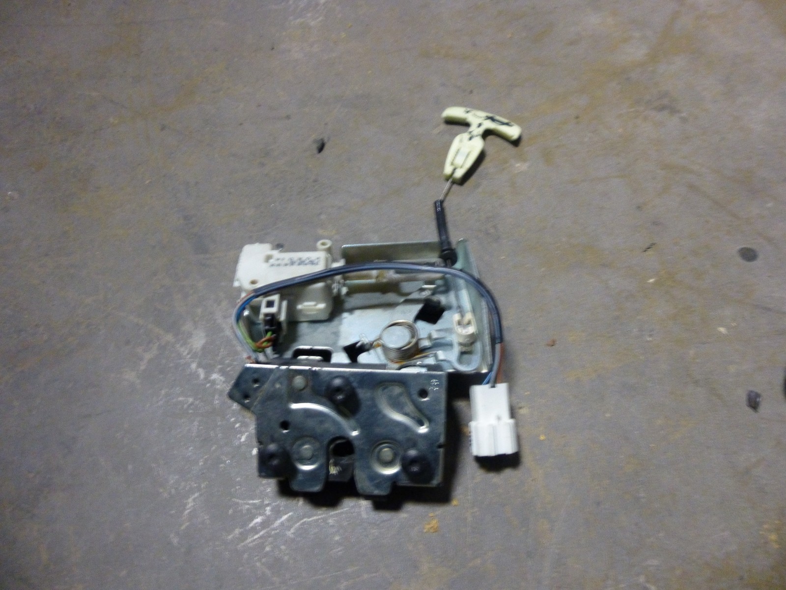 2001 02 03 04 2005 06 07 2008 JAGUAR XTYPE TRUNK LID LOCK LATCH 2X43