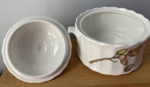 Mikasa Belle Terra Maxima Sugar Bowl Dish Lid CAJ05 Perfect Walnut Berries White - Picture 6 of 11