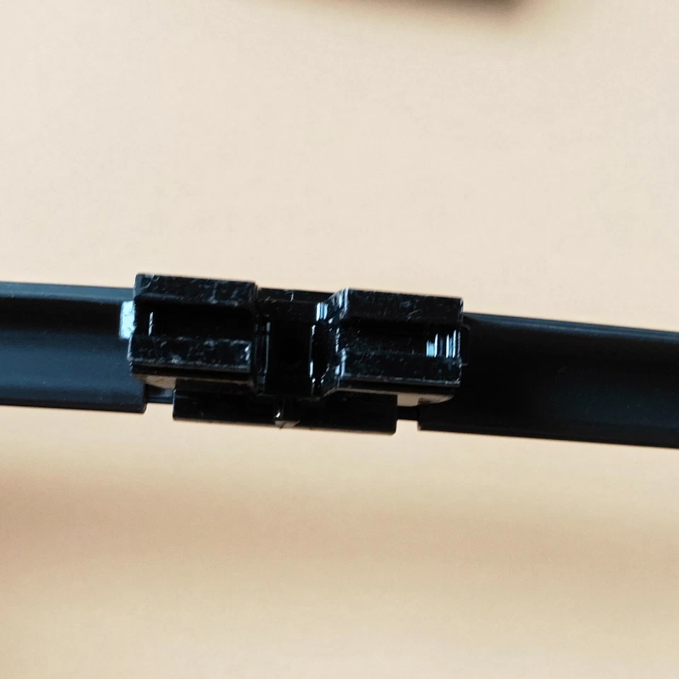 Juego de escobillas limpiaparabrisas delanteras L&R para Audi A4 A4 Quattro 2005-08 calidad OEM Foto 3 de 4