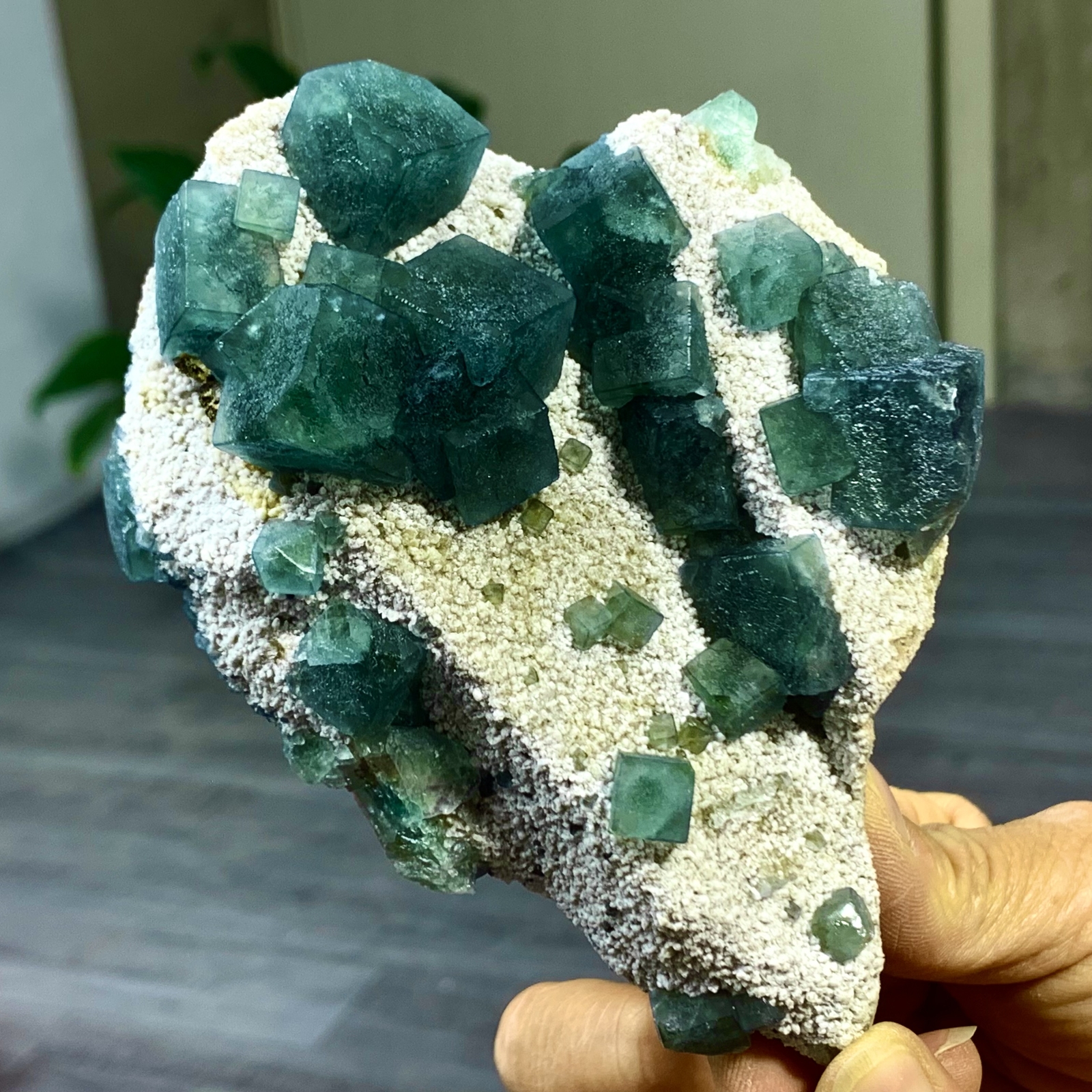 452G Natural Transparent green Cube Fluorite Mineral Crystal Specimen/China