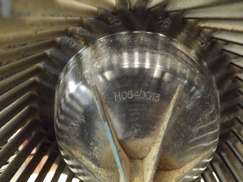 GMC Yukon 1999-2006 motor soplador trasero HVAC usado 25783777 OEM Foto 2 de 4