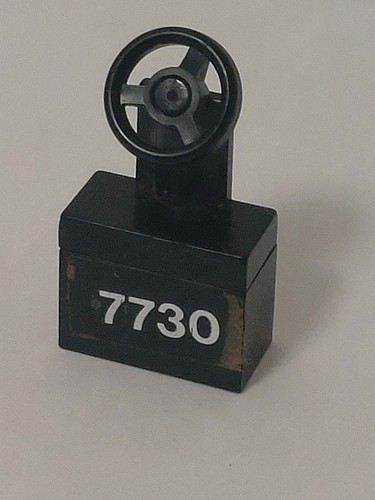 Lego Eisenbahn 12 V 7730 Ersatzteil Aufkleber auf Stein für die Front + Lenkrad