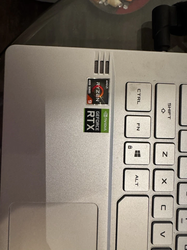 "Laptop para juegos ASUS ROG Zephyrus G14 Ryzen 9 4900HS RTX 2060 14"" 120 Hz" Foto 3 de 4