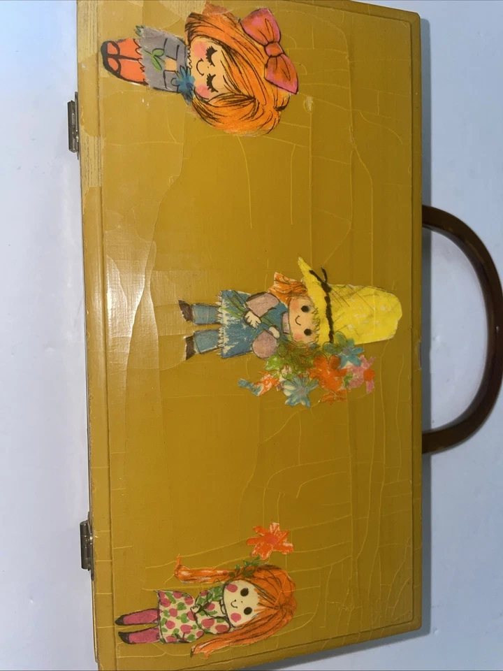 Cartera Caja Decoupage Vintage Amarilla Años 60 Casera Mango Lucite Niños y Niñas Foto 2 de 4