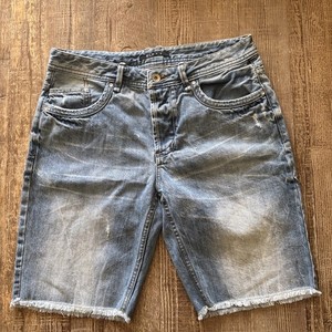 21 Men An American Brand Men’s Jean Shorts Frayed Ends Size 31 Button Fly