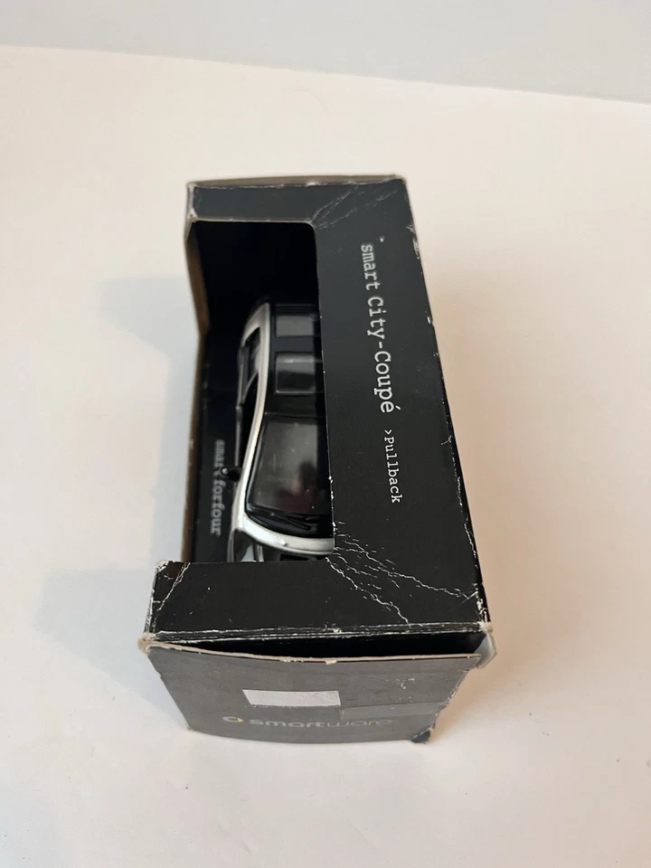 Smartware 1/43 Scale Model Car - 2004 Smart Forfour - Jet Black - Image 3 of 4
