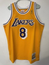Ultimate Los Angeles Lakers Collector and Super Fan Gift Guide 40