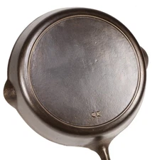 Vintage Lodge Cast Iron No. 7 Raised Number No-Notch Skillet Ex Restored Cond