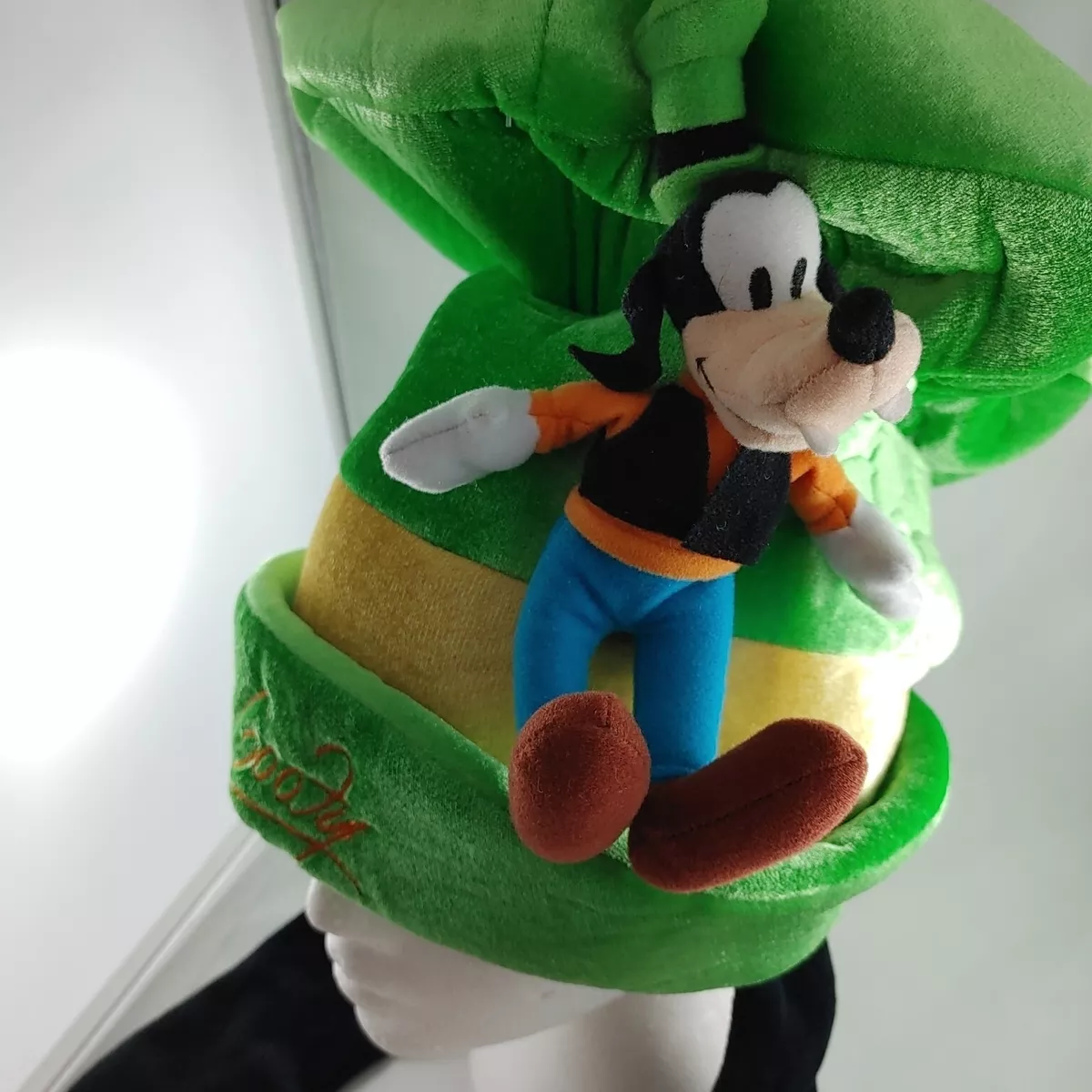 Disneyland Resort Paris Goofy Hat B ret Plush Ears Green Yellow
