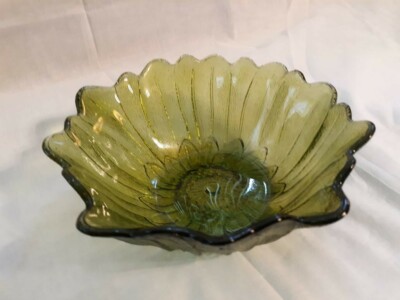 Vintage Indiana Glass Co Lily Pons Green Glass Bowl Scalloped, Serving Dish