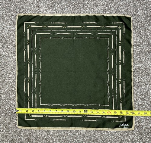 Patricia Paris Women’s Scarf Green Beige Chain Link Print Border (20” x 20”) - Picture 14 of 15