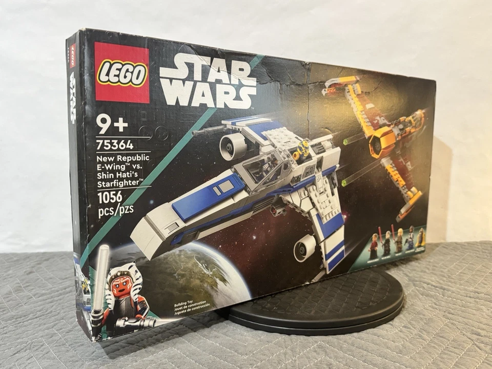 LEGO Star Wars: New Republic E-Wing Vs. Shin Hati's Starfighter (75364)  - Image 3 of 4