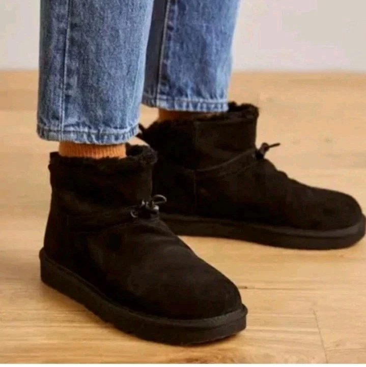 UGG STIVALI CLASSICI NERI MINI TOGGLER SCAMOSCIATI LANA DONNA US 6 EUR 36~NUOVI