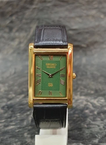 SEIKO Slim Quartz Tank Style Vintage Roman Numeral Dial Wristwatch