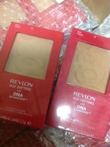 LOT OF 24 X Revlon Age Defying with DNA Advantage Powder, DEEP #25- New Compact - Bild 12 von 12
