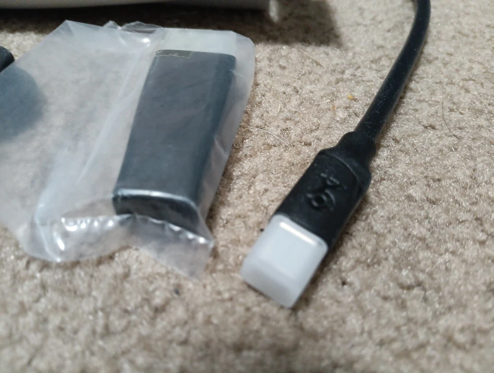 Mini DisplayPort Thunderbolt Male To 3 Display Port Female Adapter Converter - Image 4 of 4