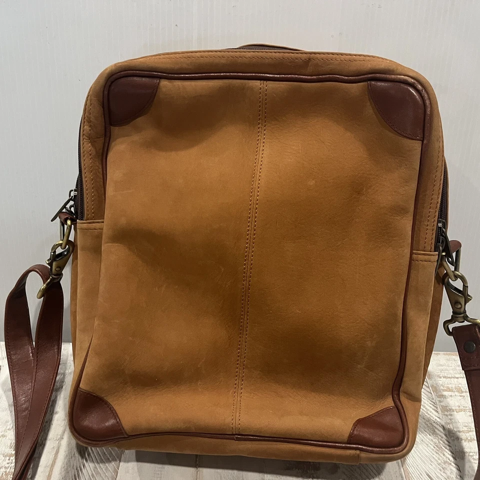 Scully 皮革单肩包多隔层邮差包柔软麂皮绒皮革 ~ 二手状况完好 — 第 3/4 张图片
