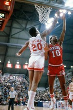 Maurice Cheeks of the Philadelphia 76ers Basketball 1980 Photo 5