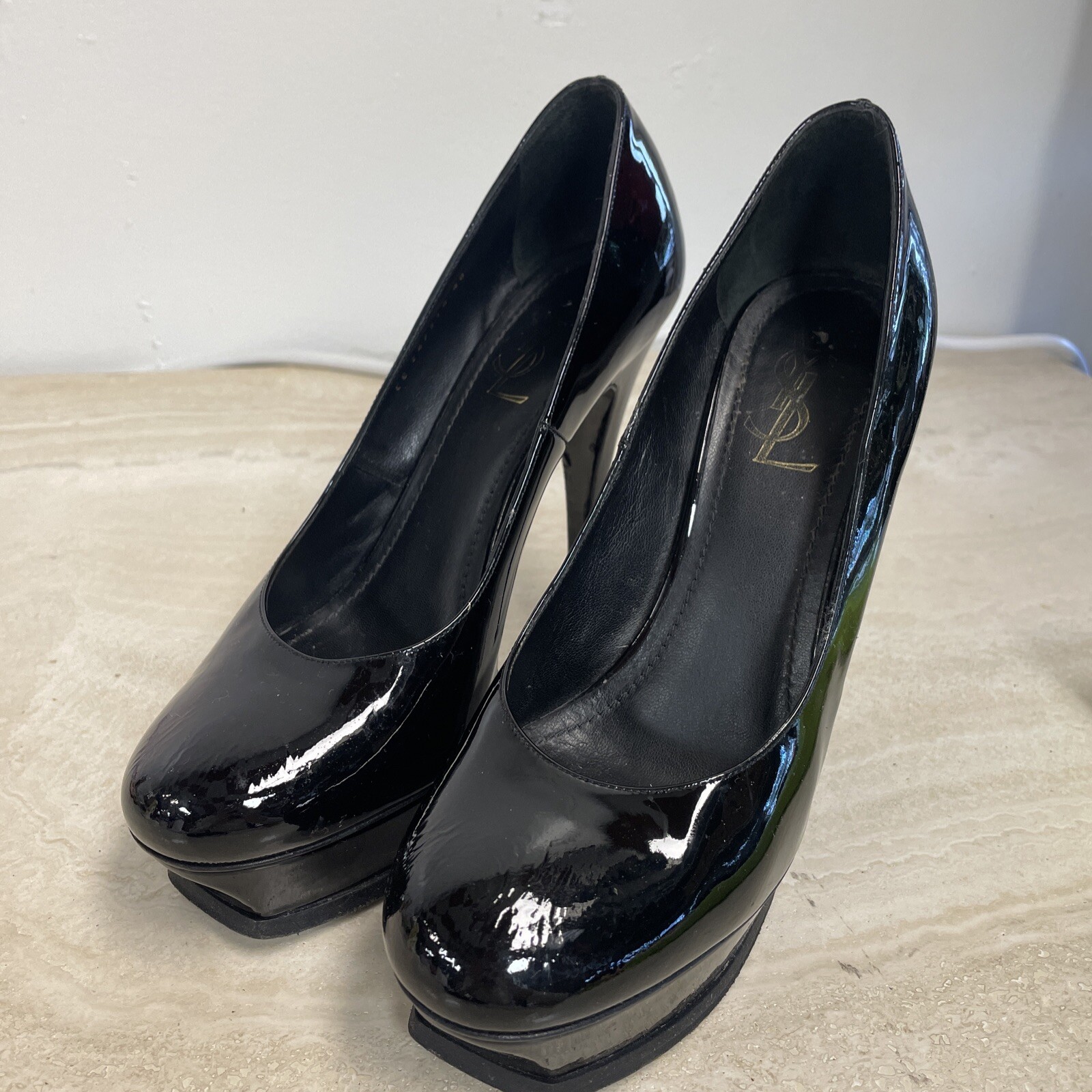 yves saint laurent donna taglia 40 pelle verniciata plateau pompa stiletto
