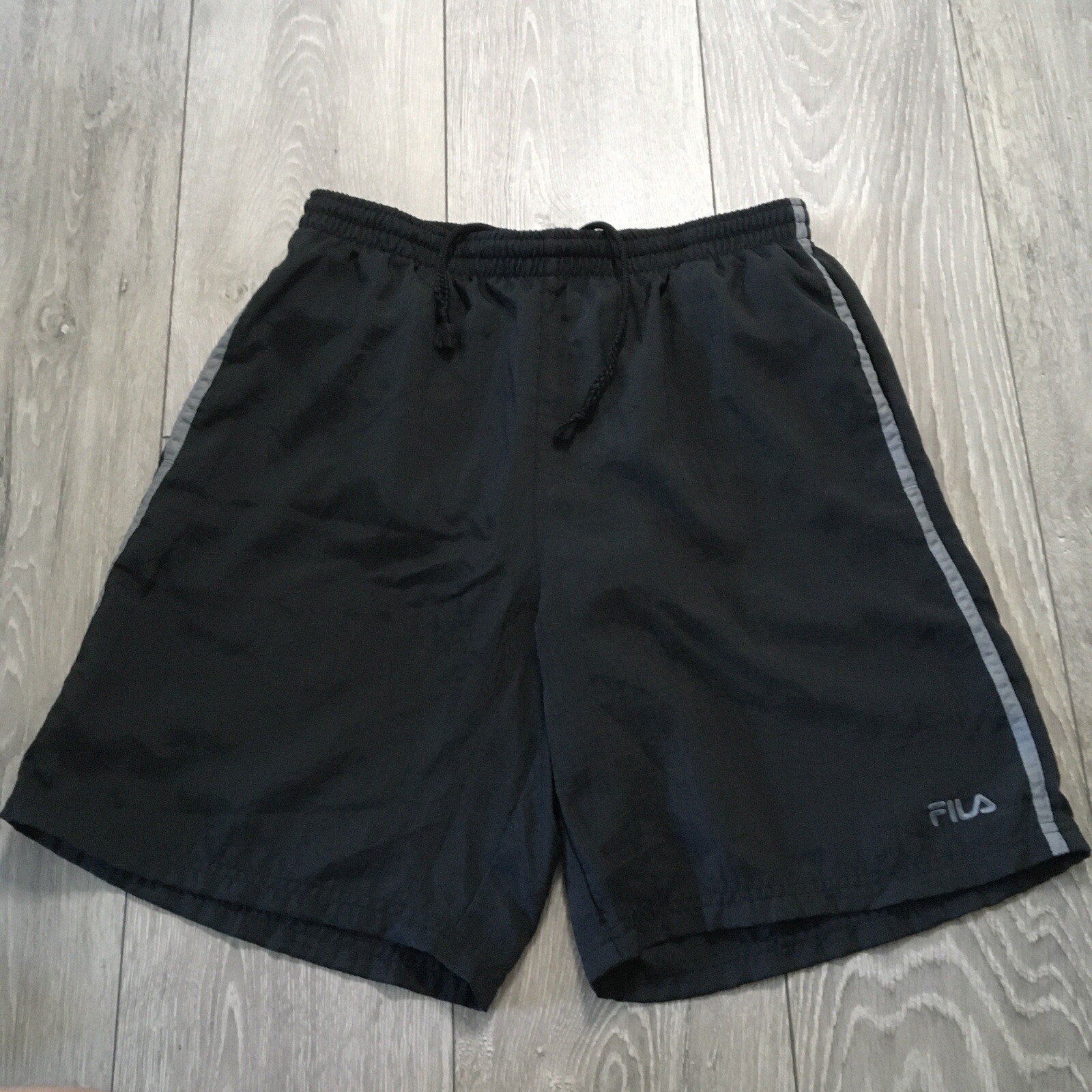 Fila pantaloncino uomo medio nero foderato sportivo tasche foderato conchiglia nylon Italia