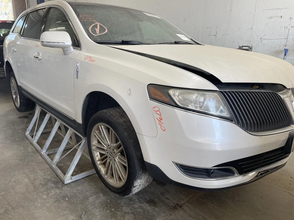 Conjunto de bomba y motor ABS usado se adapta a: montaje Lincoln MKT 2014 grado A Foto 4 de 4
