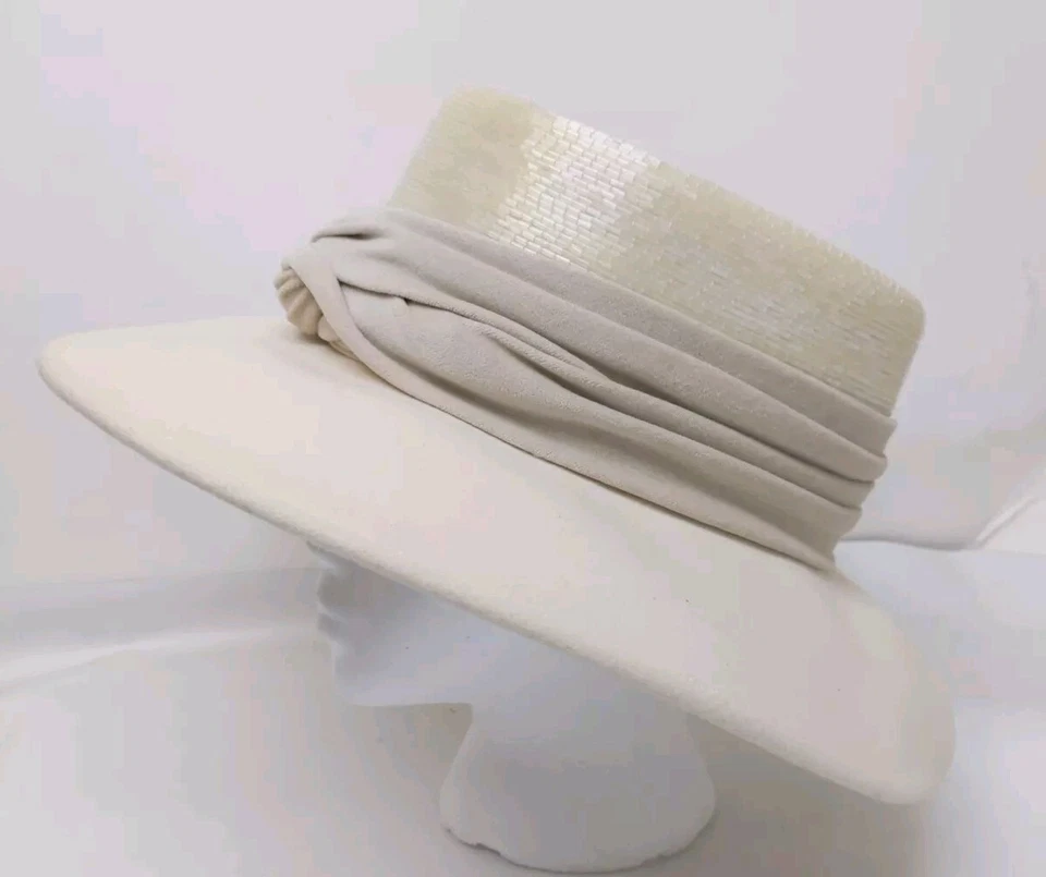 $139 NUEVO CON ETIQUETAS WHITTALL & SHON Sombrero Marfil Lana Vidrio Cuentas Boda Iglesia Derby Foto 3 de 4