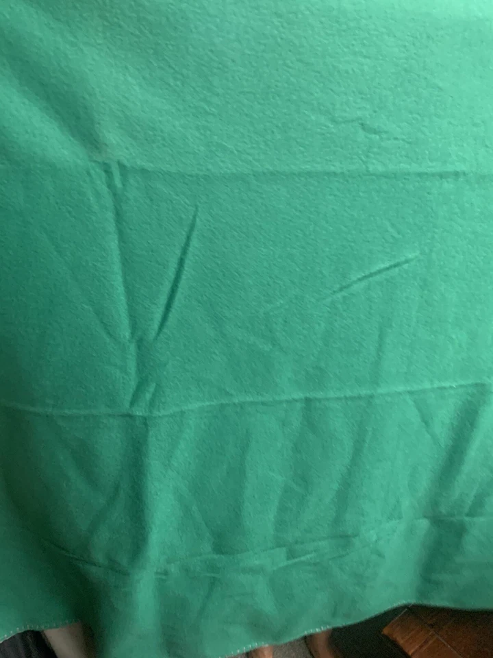 Vintage forest green fleece blanket 50x40” With Embroidered Bird - Image 2 of 3