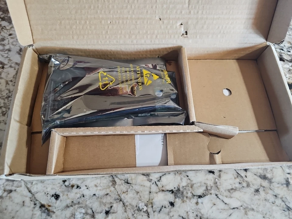 Matrox M9138-E1024LAF Graphic Display Card in Box M9138 Low-Profile PCIe x16 X3 - Image 3 of 4