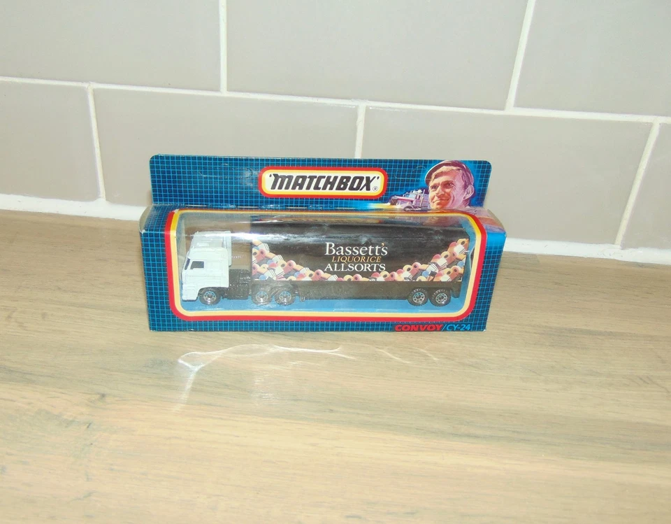 Matchbox Convoy CY24 DAF Box Car Truck Bassett's Liquorice Allsorts New in Box - Image 3 of 4