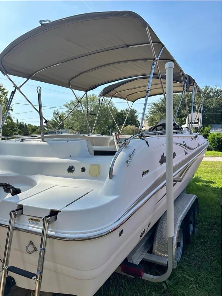 2005 Hurricane 232 23' w/ Trailer & Title - Image 2 of 4