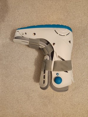 Walking Boot for injuries. Medium.