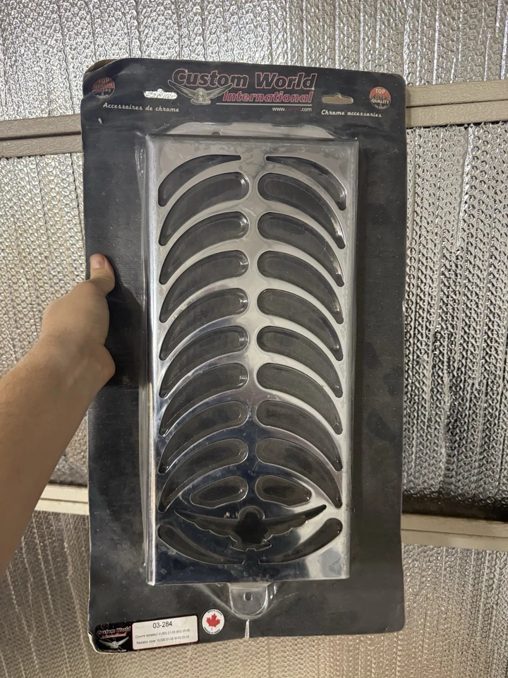 Cubierta de radiador Custom World 03-284 para Suzuki VL800 Intruder y M50 Boulevard Foto 2 de 3