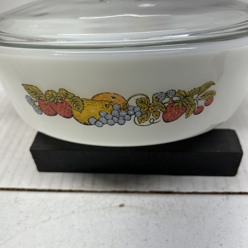 Cazuela Anchor Hocking Fire King de colección 1,5 cuartos de galón Nature's Bounty Fruits - Imagen 1 de 7