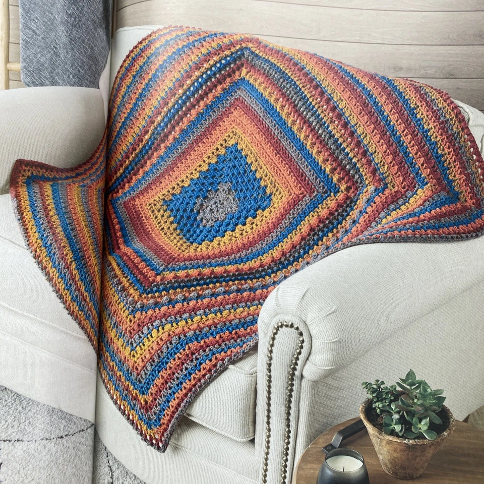 Annie's Crochet Mandala-Style Throws----15 TEXTURED AFGHAN DESIGNS - Image 3 of 4