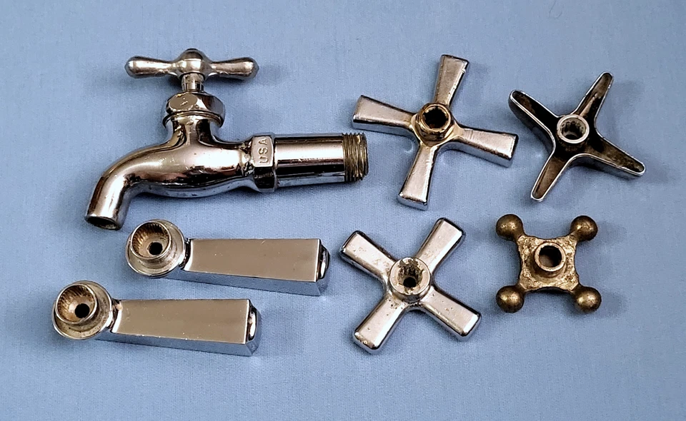 Lote mixto de manijas de grifo de latón vintage Foto 2 de 2