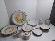 Vtg International China Stoneybrook Wildflower 24 Pc Set SY-17575   SEE PHOTOS