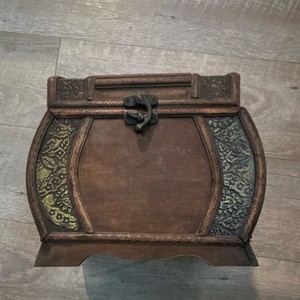 Brown Wooden Hinged Lockable Storage Dome Chest Box antique.