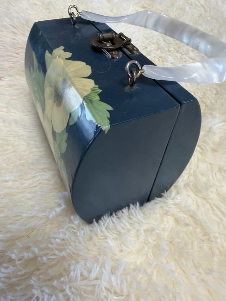 Cartera de metal vintage con asa Lucite hecha en Italia Foto 3 de 4