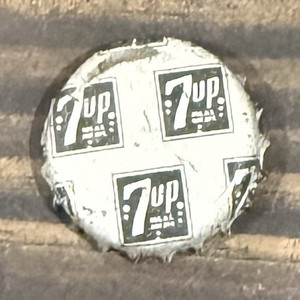 7 Up Vintage 7UP Soda Advertising Bottle Cap Crown Cap, WWII! Rare!