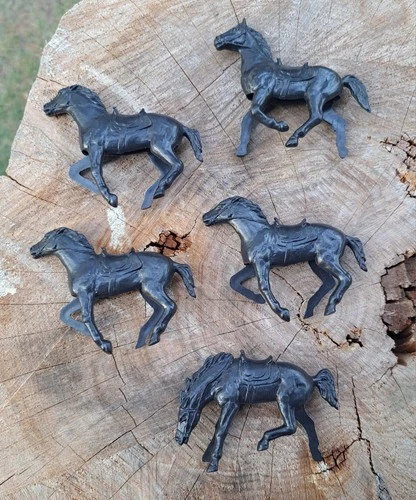 Marx MPC 5 Black Plastic Horse Figures Indians Western Fort Calvary Cowboys