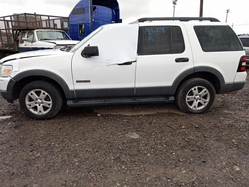 Крышка левого клапана левая от 2006 Ford Explorer 4,0 л 10243199 - Изображение 4 из 4