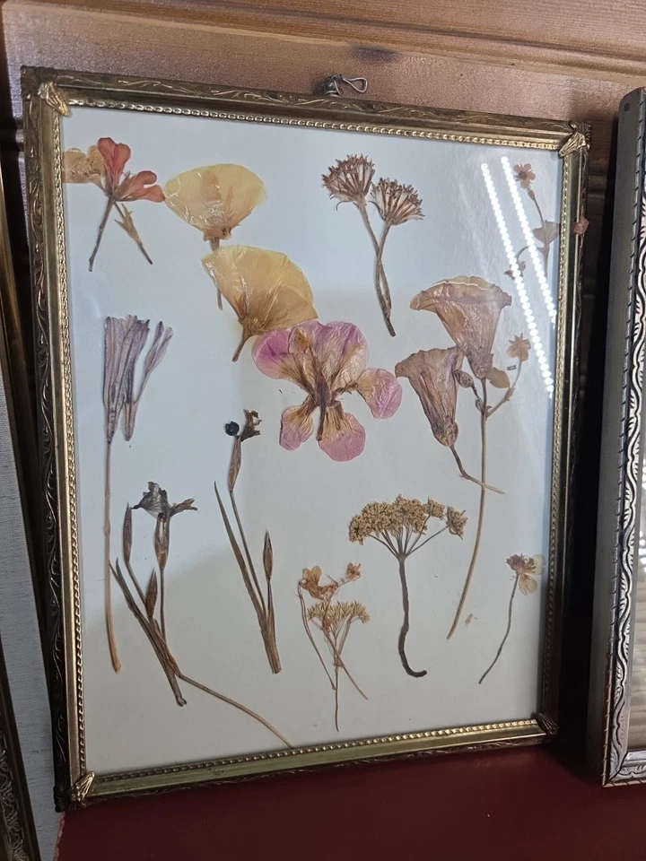 Lote de 4 marcos de fotos vintage de latón, estaño, metal, decoración ornamentada Foto 3 de 4