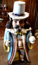 POT A TABAC en  PORCELAINE DE PARIS POLYCHROME   début 20em  le roi Anglais