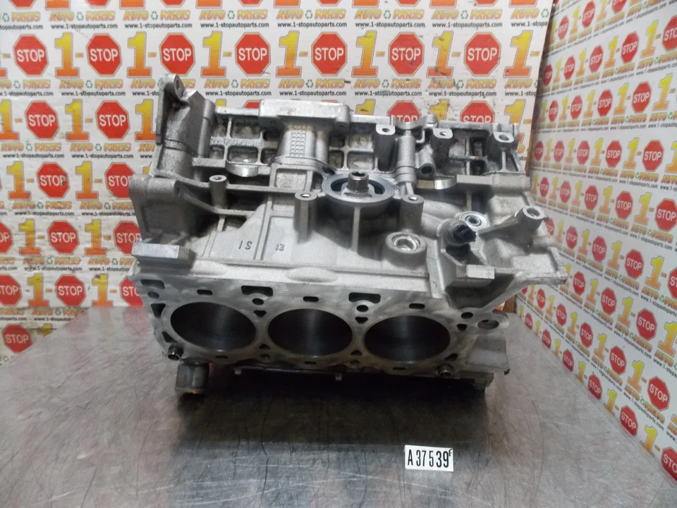 Bloque de cilindros de motor MAZDA 6 2003-2005 3,0 L AJ0302200 OEM Foto 3 de 4