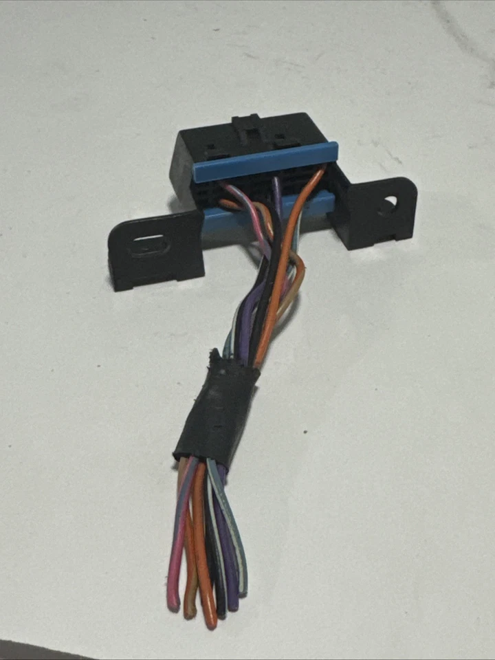 Ford F-150 1999-2004 OBDII OBD2 Serial Port Harness Connector Pigtail  Data Link - Image 4 of 4