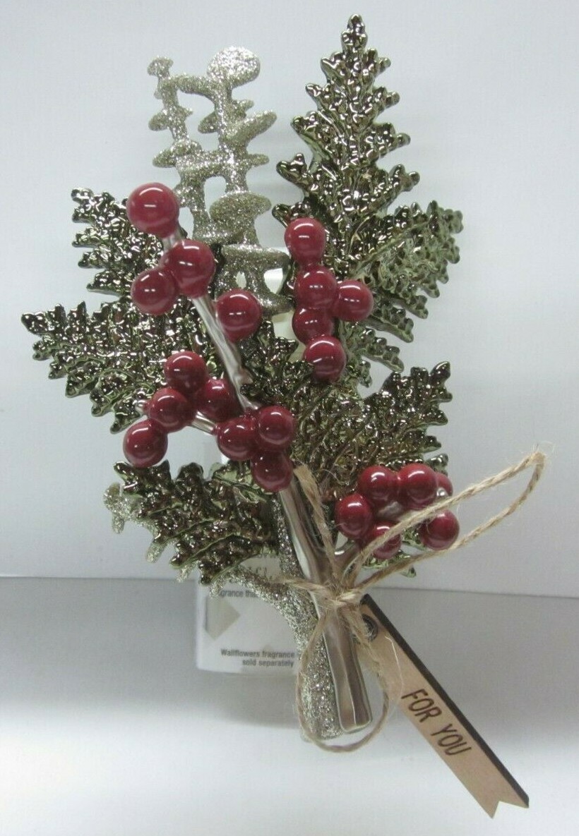 Bath & Body Works Christmas Holly Wallflower Diffuser Plug for Festive Fragrance-image